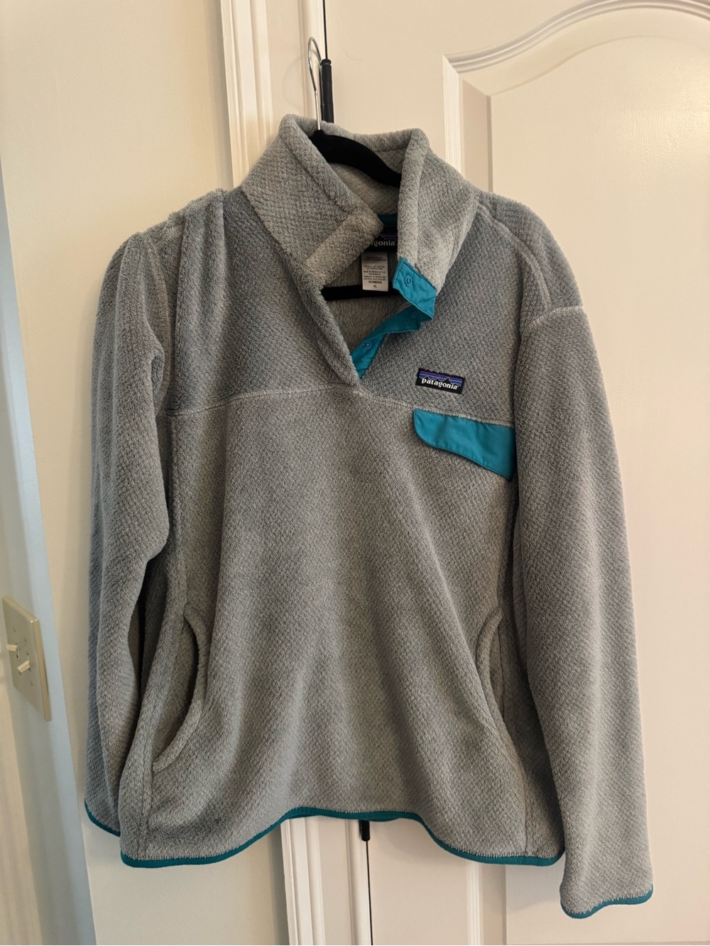 Patagonia Grey Fleece Pullover with Teal Accents